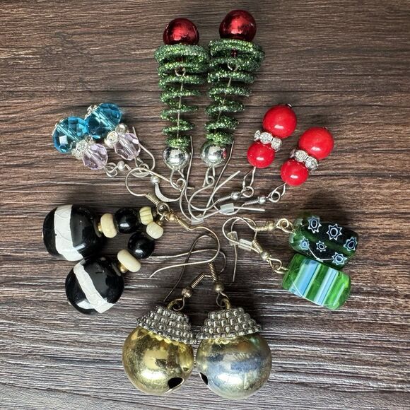 Christmas Costume Jewelry Lot of 18 Vintage to Modern Brooches Earrings Holidays - Picture 15 of 16